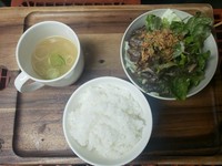 ご飯・味噌汁・サラダ付