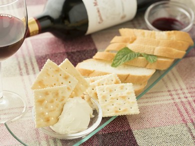 自家製クリームチーズがワインに合う『足利大学入ぐチーズ』