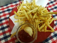 大・・￥950　　メガ・・￥1800●塩ゆで黒豆●さくさくフライドポテト●ざるうどん