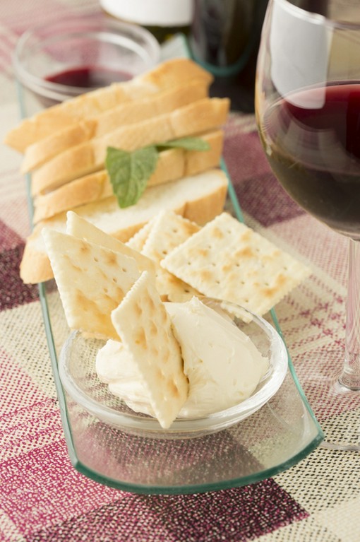 甘味のある手づくりのクリームチーズにワインもすすみます