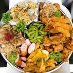 Colorfulの人気メニューがギュッとつまったボリュームたっぷりのオードブル‼パーティーや日々の食卓にぜひご利用ください♪
１人前→1080円（写真は６人前）2人前から