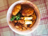 こりこりのなんこつつくねとジューシーな鶏もも肉が味わえる満足丼!!