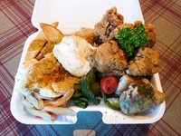 おなかぺこぺこさんはこちら！！唐揚げ４個の超ボリューミーのり弁！！
特のりから明太　900円
特のりからツナ　900円
特のりからツナ明太　950円