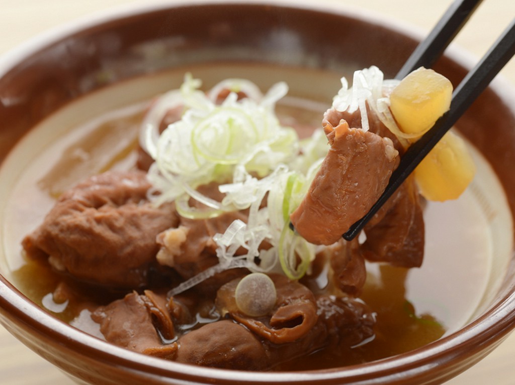 しょうゆベースの濃厚『もつ煮込み』