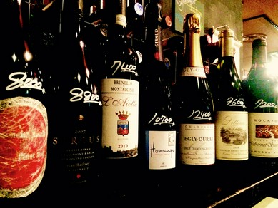 ワインの品揃えには自信があります！お好みのワイン探します！