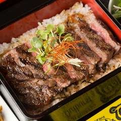 地元畜産家から牛や豚を仕入れ、解体も手がけるからリーズナブル