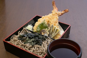 サクサクの歯ごたえがたまらない『特上天ざる』