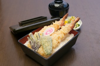 ボリューム満点で食べ応え十分！　絶品の『天重』