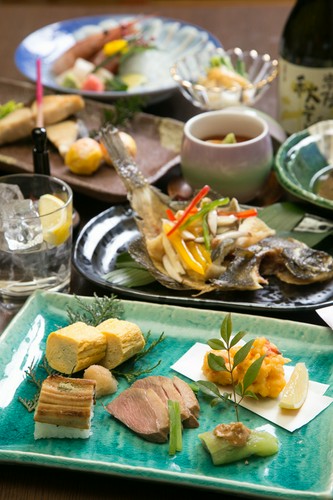 旬の味を取り入れた、彩り豊かなコース料理