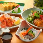 旬の魚介類を使用した逸品や和食の定番メニューなど酒の肴が豊富。一品料理は、店主の心意気が感じられる良心的な価格に設定されており、仕事帰りの一杯が楽しめる寿司店です。