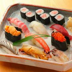 厳選した新鮮な魚介を使用した『おまかせ寿司』