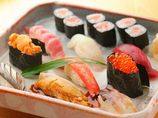 素材ににこだわり、ネタとシャリとのバランスが取れた『にぎり』