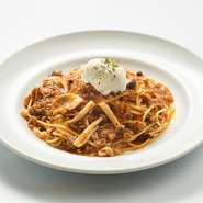 キノコたっぷり！チーズとソースの相性抜群！