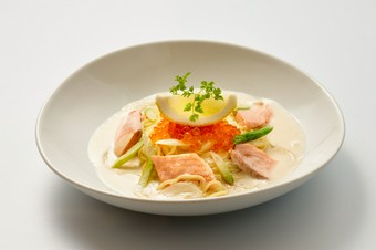 レモンの風味が食欲をそそる！！いくらも良いアクセント！サーモンといくらのレモンクリームソース