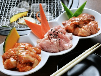 大人気のメニューをあつめた『白もの三点盛』