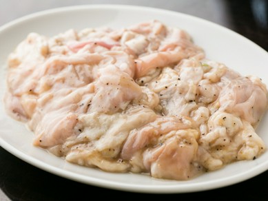 タレをつけずにそのままで『塩ホルモン』