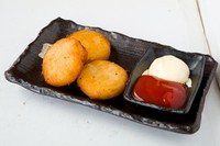 いももちの中からとろ～りチーズ