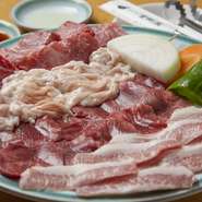 料理長自身が本当に良いと思った肉を選別。それを一番良い状態で食べられるように気を配っています。韓国料理に欠かせないにんにくは地元・青森産を使用。香りや味が違います。