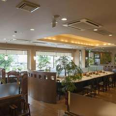 女性でも気軽に入りやすい清潔な店内