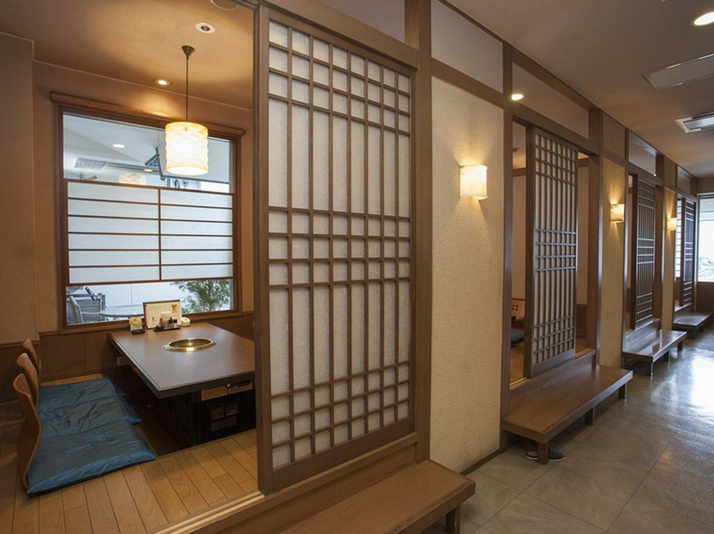 仕切られた空間でゆったりと家族団らんを