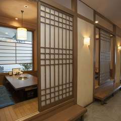 仕切られた空間でゆったりと家族団らんを