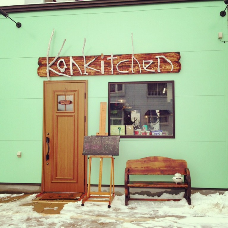 可愛い看板が目印。毎日行きたくなるkitchenみたいなお店