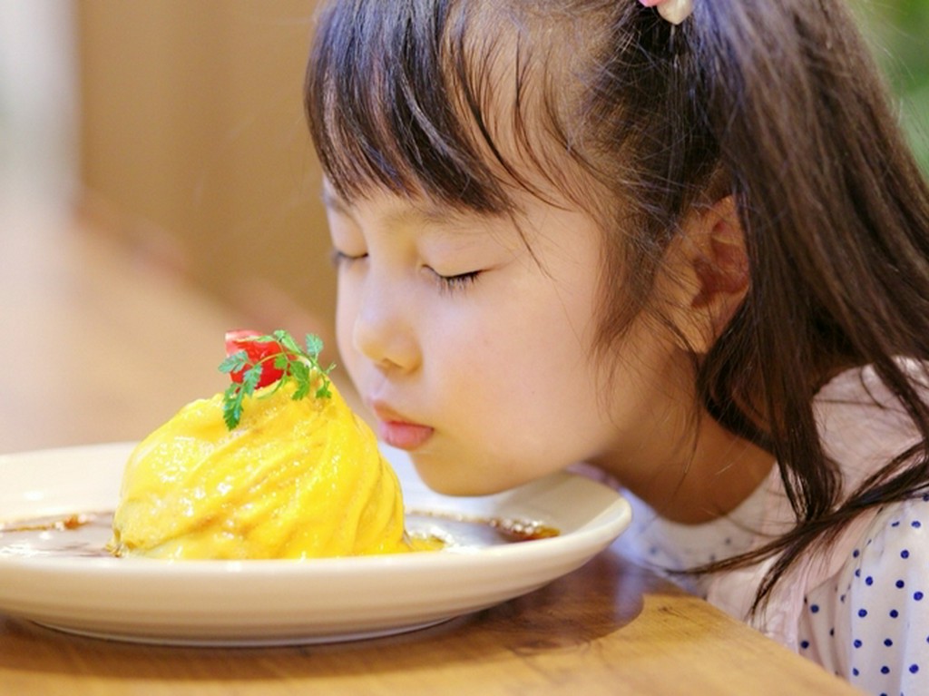 ドレスのような卵のドレープ『プリンセスオムライス』