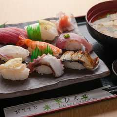 ランチタイムにも気軽に楽しめる新鮮なにぎり寿司