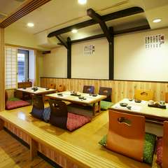 掘りごたつ風のお座敷で、ゆったと宴会を楽しめます