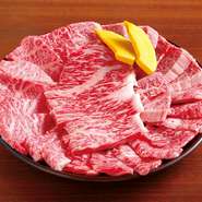 ボリュームある赤身の上肉4種類 ご来店のお客様の大半が注文されている一番人気のセットです