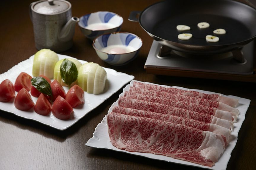 美しいサシの入った最上級の黒毛和牛