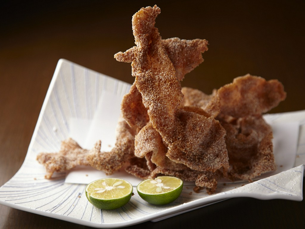 ピリッと辛い衣が決め手の『豚の雲竜揚げ』