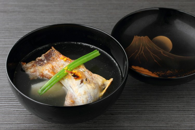 日本料理 晴山 田町/三田/日本料理・懐石・会席 | ヒトサラ