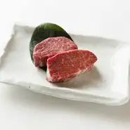 【重要】コロナウイルス拡大の影響によって一部の希少部位がご用意できない場合がございます。特にこのコースのメインでもあるシャトーブリアンなどもご用意できかねる場合がございます。その場合も近しい部位の同等額の希少部位にて代替えしてご用意させていただきますので、恐れ入りますがご了承の上ご予約をお願い申し上げます。
