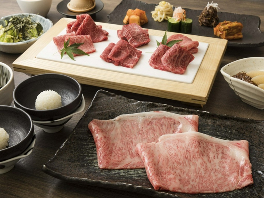 【歓送迎会・接待に】ボリューム・コスパ共に満足頂ける大判サーロインのすき焼きが入ったおすすめプラン！