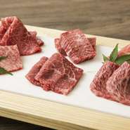 数量限定の極みのタンと特上炙り握り、厚切りハラミと1番人気のサーロインのすき焼きが含まれたコース！ 