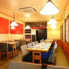 しっとりと落ち着いた店内で過ごすくつろぎのひととき