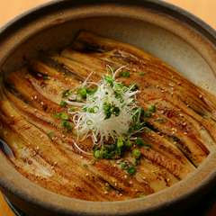 ふっくらダシを効かせて炊き上げた『穴子の釜飯』