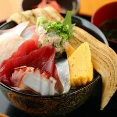 ランチでも新鮮魚介をたっぷりと堪能！