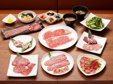 焼肉女子会！人気メニューが勢揃いした「たべごろコース」¥6500