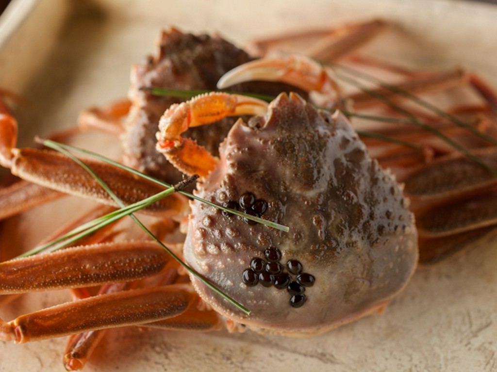 日本海から届く冬の風物詩「香箱」