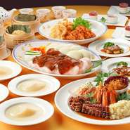 ふかひれの姿煮と北京ダックを含む中華料理を堪能できるコース
