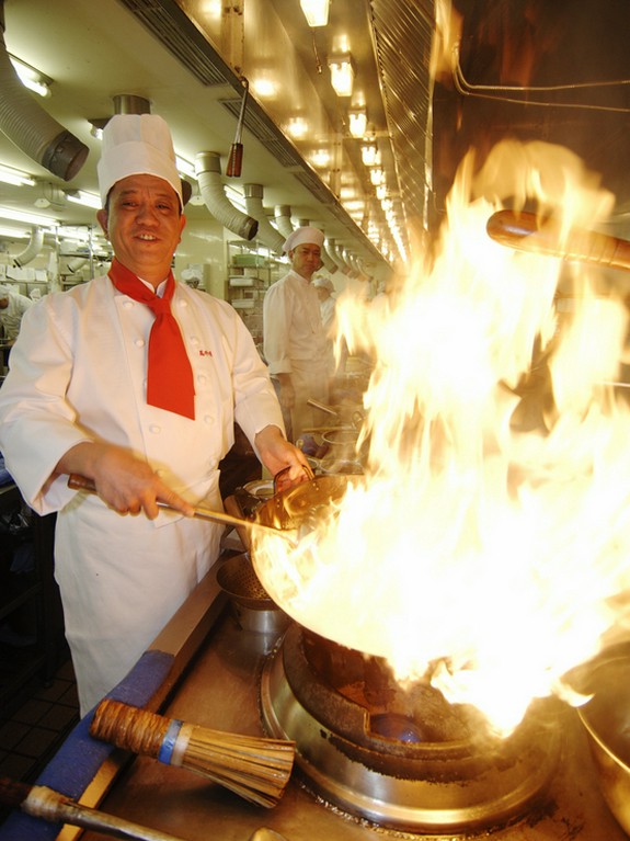 全スタッフが関わるのが【萬珍樓本店】流サービスの極意