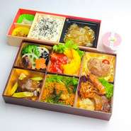 白きくらげと大山鶏のふかひれスープ
大海老の二種作り
和牛とエリンギの炒め
和豚もちぶたと梅菜の蒸し物
鮑のニンニクからめ
季節野菜の炒め
ご飯
山桃杏仁豆腐
