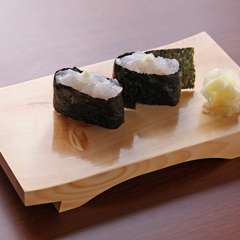 握り寿司でも白海老のおいしさを味わって。甘味が口に広がります
