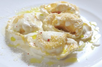 自慢の手づくりパスタ『ジャガ芋のピューレを包んだトルテッリ』