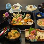 先付、お造り、治部椀、お弁当、ご飯、味噌椀、香の物、お食後
