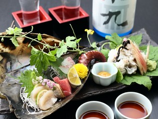 旬の美味しさを味わえる『お造里盛り合わせ』