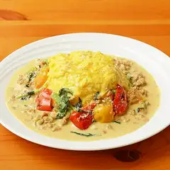 福味鶏のそぼろクリームオムライス