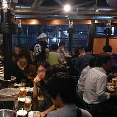 土・日・祝日は14：00からオープン、家族連れも利用しやすいお店
